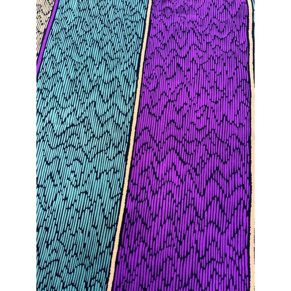 CHRISTIAN DIOR Green Geometric Logo Silk Scarf ITALY 33"/ 32" EC - Picture 3 of 3